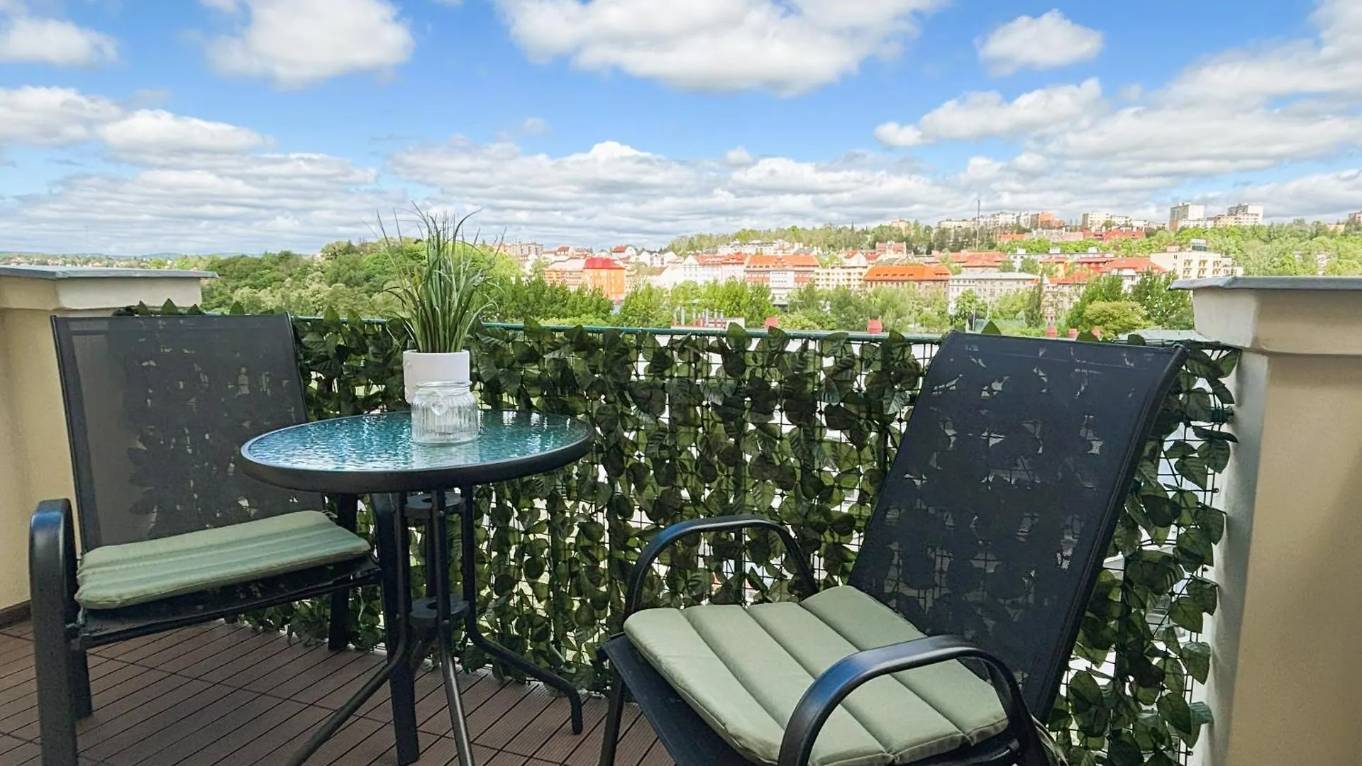 Golda Apartment Karlovy Vary Balcony, Parking, Near Spa & Train location