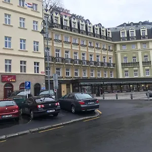 U Kolonady Karlovy Vary